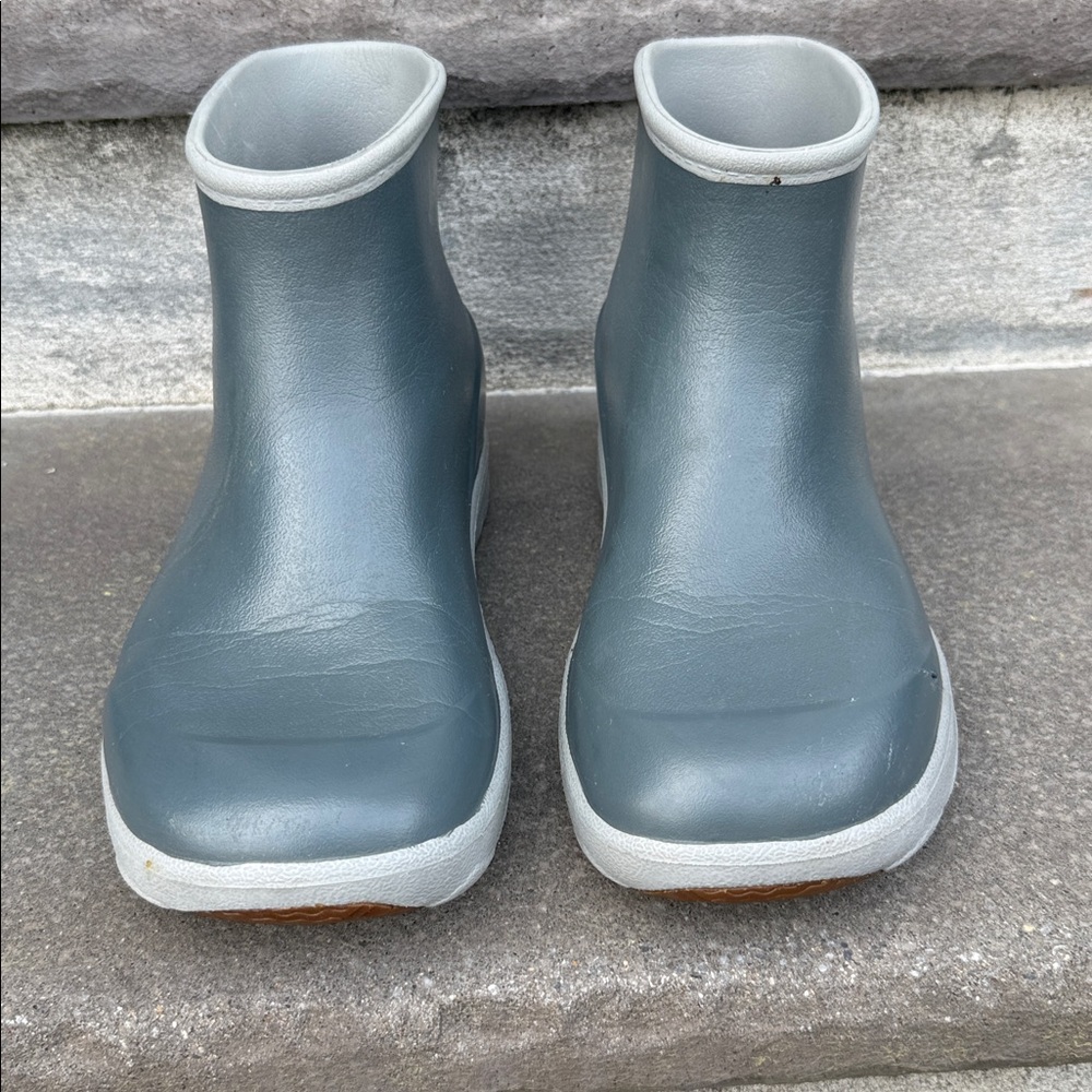 Shimano Blue Ankle Rain Boots with Tan Trim